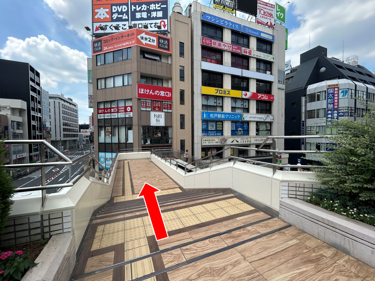 西口駅前広場２